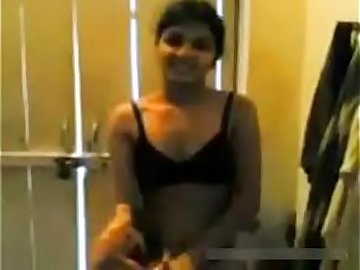 Desi girl showing pussy and removing clothes