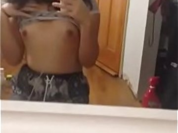 Desi girl nude boob show Selfie