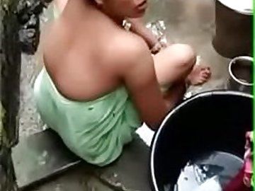 Bhabhi bathing video