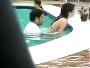 Real couples suddenly became horny in pool