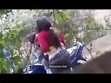 indian couple sex in outdoor mushaffur garden