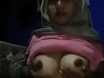 Indian girl masturbating with big boobs