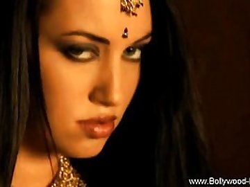 Exoitc Belly Dancing MILF