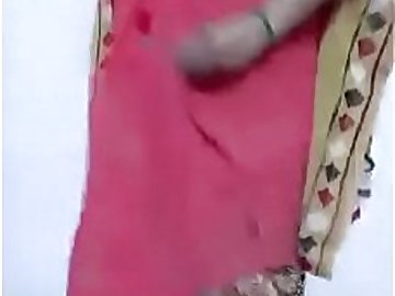 Aunty wearing saree