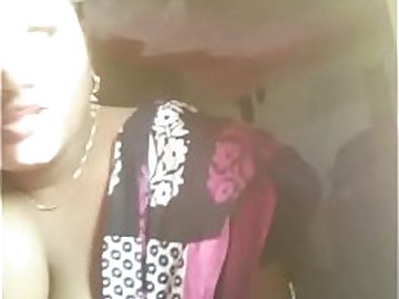 Odisha aunty showing boobs