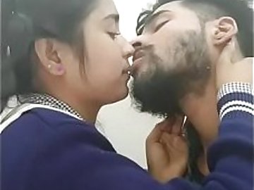 live kissing