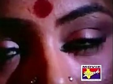 Sobhana hot sex in Idhu Namma Aalu - YouTube