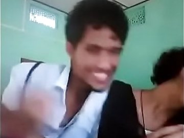 indian college boobs touch and kissing