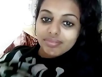 Sexy Indian gf Showing Her Boobs