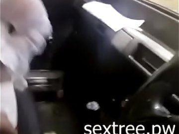 desi indian bhabi and boyfriend sex with in a public car leaked