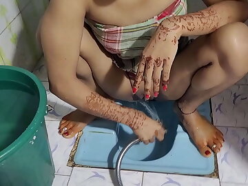 Village Wife Bathroom Sex With Hindi Sex Chat