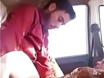 desi girl getting fucked in car and giving blowjob